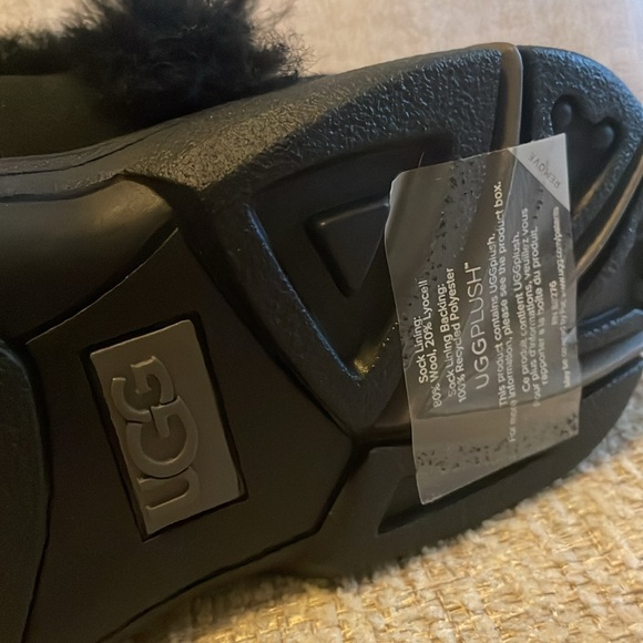 UGG SUNBURST MINI BLACK BOOTS - WOMEN'S - Picture 9 of 9